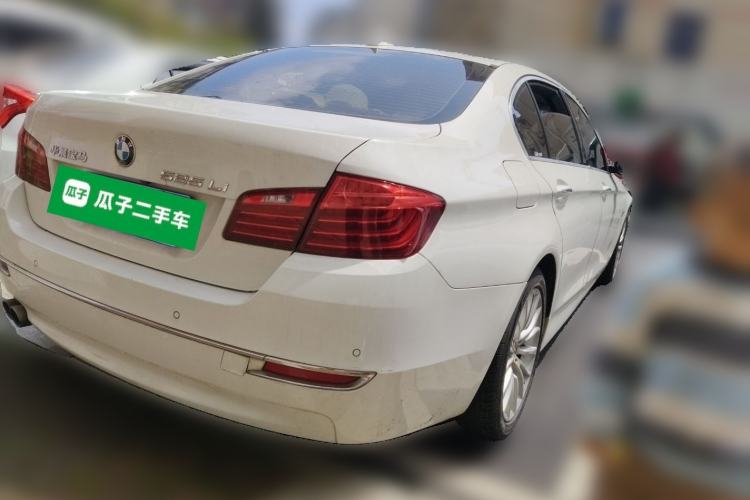 Used BMW 5 Series 2014 525Li Luxury Design Package Rear Right 45 Deg