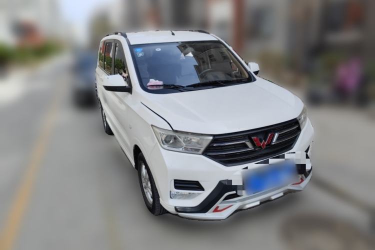 Used Wuling Hongguang 2018 1.5L S Comfort Model L2B Front Right 45 Deg