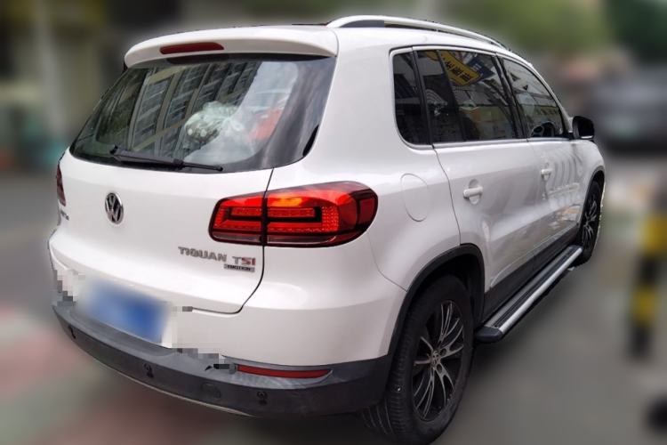 Used Volkswagen Tiguan 2015 1.8TSI Automatic All-Wheel-Drive Luxury Model Rear Right 45 Deg