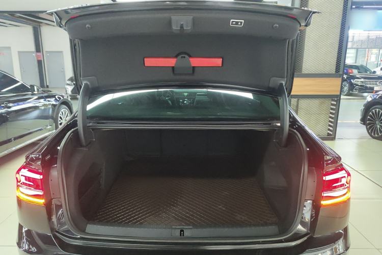 Used Volkswagen Phideon 2021 380TSI Luxury Edition
