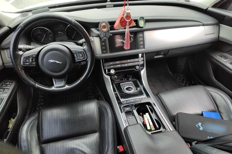 Used Jaguar XF 2016 XF 2.0T Two-Wheel-Drive Luxury Edition