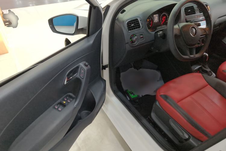 Used Volkswagen Polo 2014 1.6L Automatic Comfort Edition
