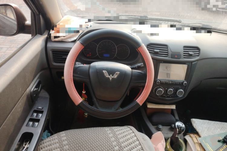 Used Wuling Hongguang 2015 1.5L S Base Model China IV
