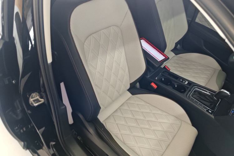 Used Volkswagen Magotan 2025 Revised Version 2 Zhongxiang Edition 330TSI DSG Luxury Trim Right Front Seat