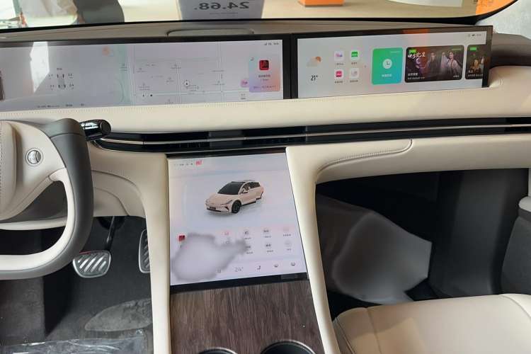 Used IM LS7 2024 90 kWh Max Elite Rear-Drive Version Interior 5