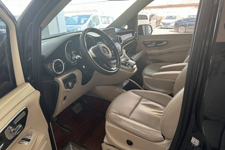 Used Mercedes-Benz V-Class 2017 V 260 Avantgarde Edition