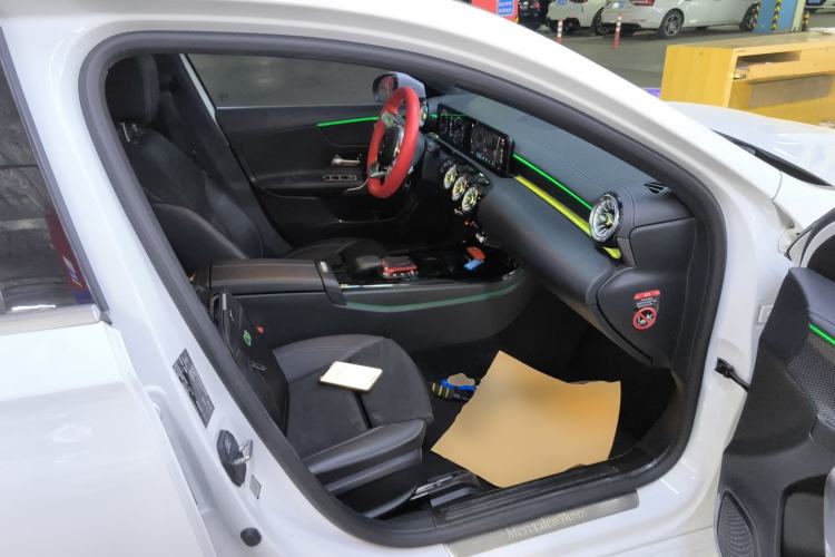 Used Mercedes-Benz A-Class 2022 Revised Version A 200 L Sport Sedan Fashionable Style Right Front Seat