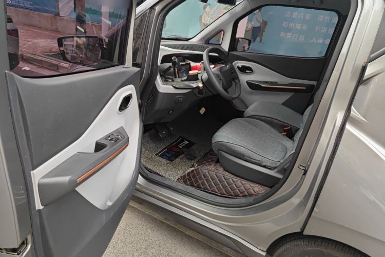 Used Baojun E200 2019 250KM Smart Drive Edition Driver Seat