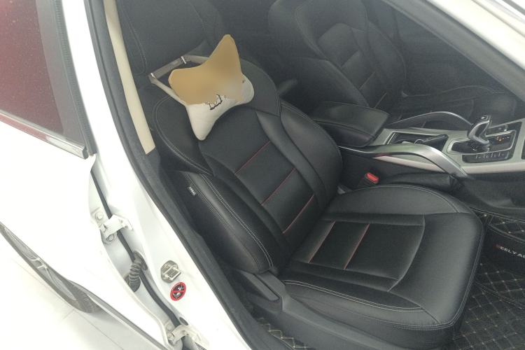 Used Geely Auto Emgrand X7 Sport 2020 1.8TD DCT Two-Wheel Drive Smart Connect 4G-Enabled Version
