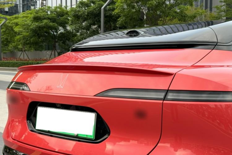 Used Avatr 06 2025 Max Extended-Range Edition Exterior 9