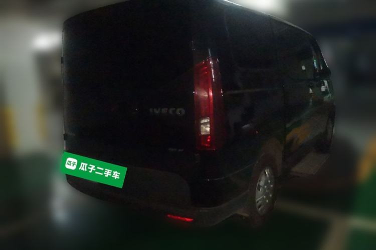 Used Iveco Fidato 2023 C30 Passenger Van 2.0T 110kW Automatic Xingtu Version Low Roof
