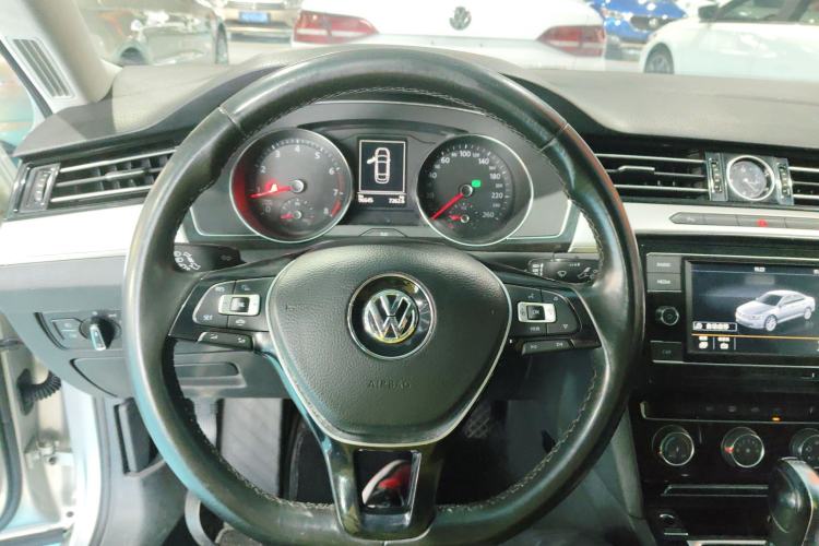 Used Volkswagen Magotan 2019 330TSI DSG Leading Edition China V Standard
