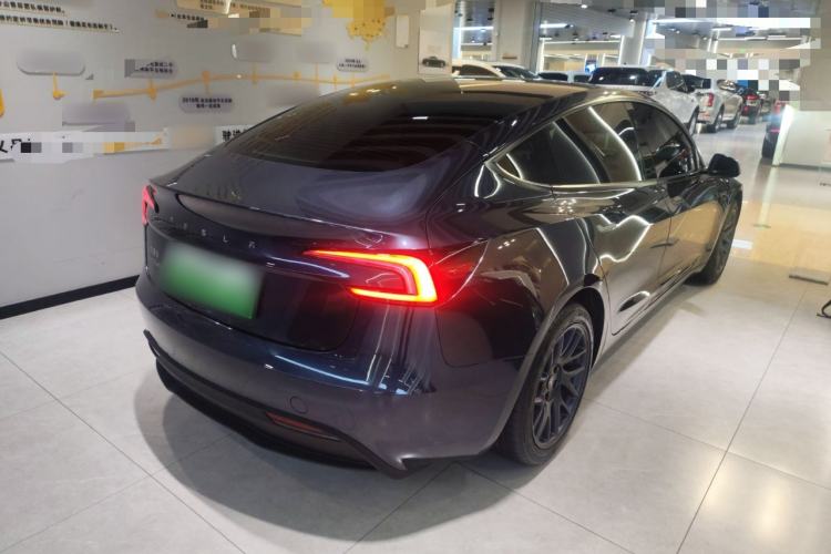 Used Tesla Model 3 2023 Long-Range All-Wheel-Drive Version
