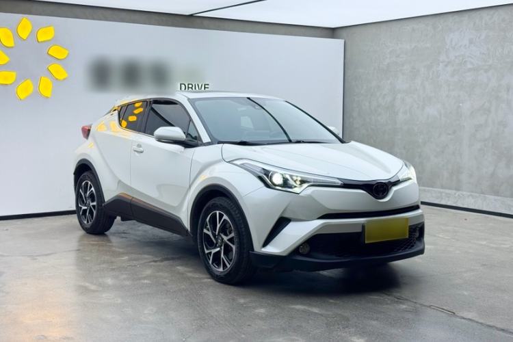 Used Toyota C-HR 2018 2.0L Leading with Sunroof China VI Standard
