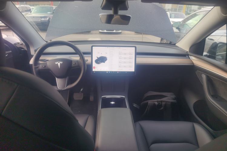 Used Tesla Model Y 2021 Long-Range All-Wheel-Drive Version 3D7 Center Console