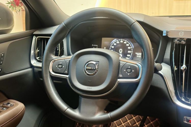 Used Volvo S60 2022 B4 Zhiyi Luxury Edition