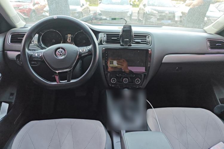 Used Volkswagen Sagitar 2017 180TSI Automatic Luxury Edition