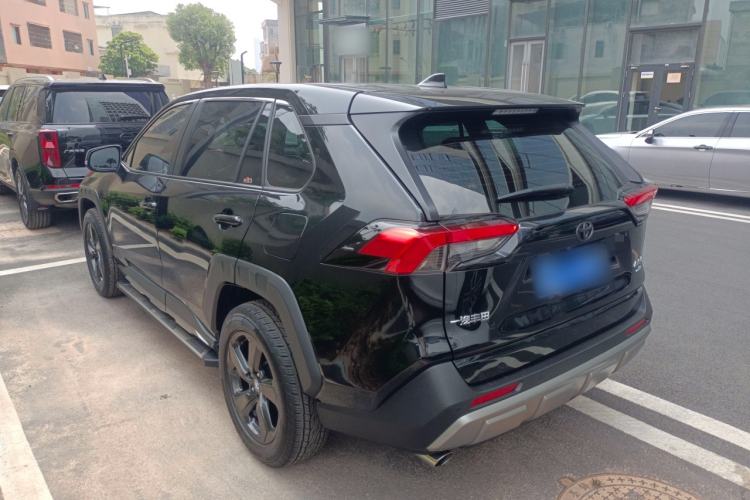 Used Toyota RAV4 2022 2.0L CVT 4x4 Style Plus Edition Rear Left 45 Deg