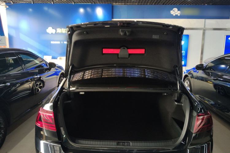 Used Volkswagen Magotan 2023 2 Million Units Commemorative Edition 330TSI DSG Luxury Version
