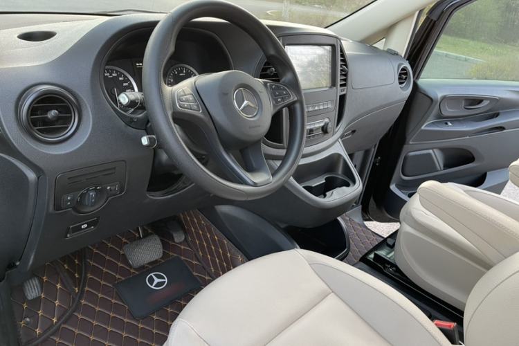 Used Mercedes-Benz Vito 2020 2.0T Elite Version 9 Seats
