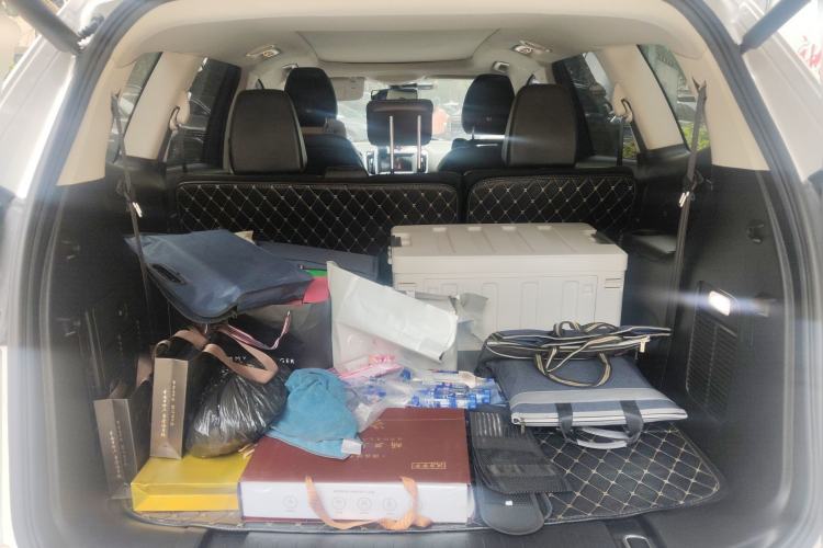 Used Ford Edge 2016 EcoBoost 245 Two-Wheel-Drive Titanium 7-Seater Trunk