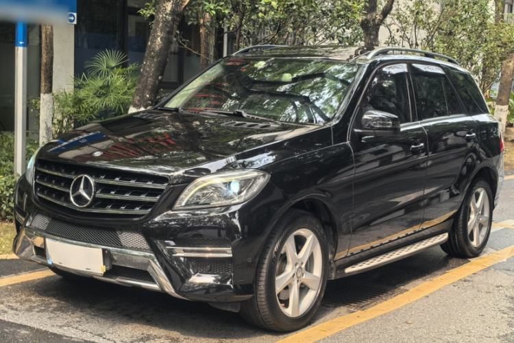 Used Mercedes-Benz M-Class 2015 ML 400 4MATIC Dynamic Model Exterior 4