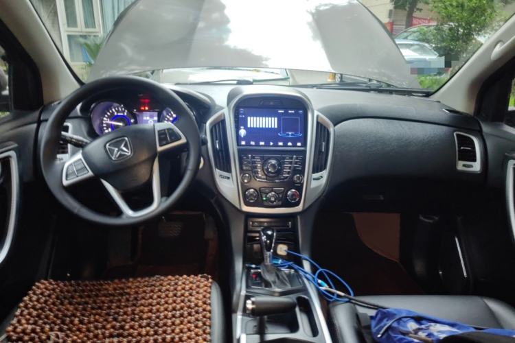 Used JMC Yusheng S350 2013 2.4T Automatic 2WD Diesel Luxury Edition 5 Seats
