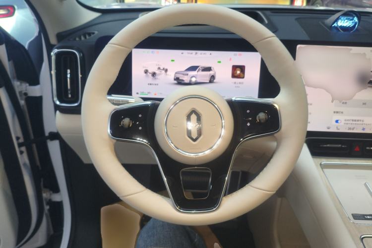 Used Hima AITO M8 2025 Extended-Range Ultra Version 53.4 kWh 5-Seater Edition Steering Wheel