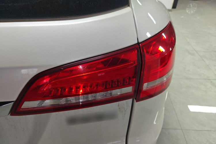 Used Haval H7 2018 Blue-Label H7 2.0T Automatic Enjoyment Model Right Rear Taillight