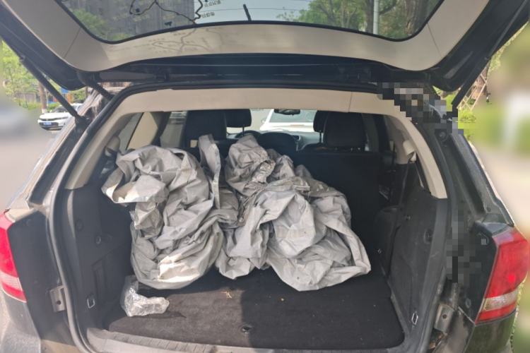 Used Dodge Journey 2013 3.6L Four-Wheel Drive Flagship Edition Trunk