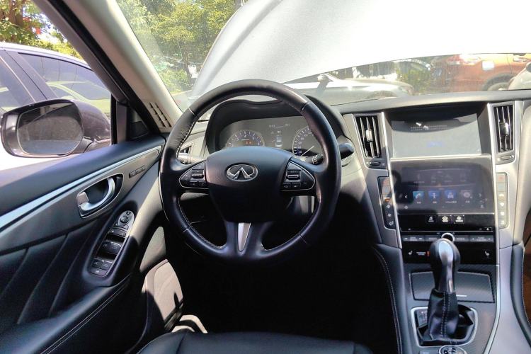 Used Infiniti Q50 2014 2.0T Luxury Edition