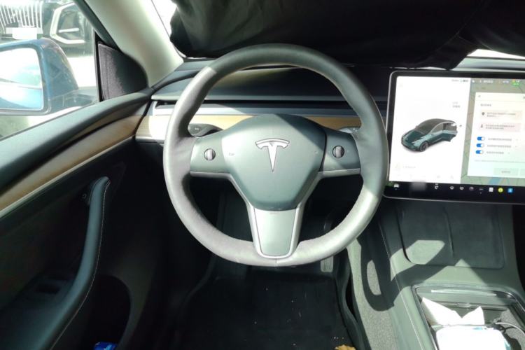 Used Tesla Model Y 2021 Long-Range All-Wheel-Drive Version