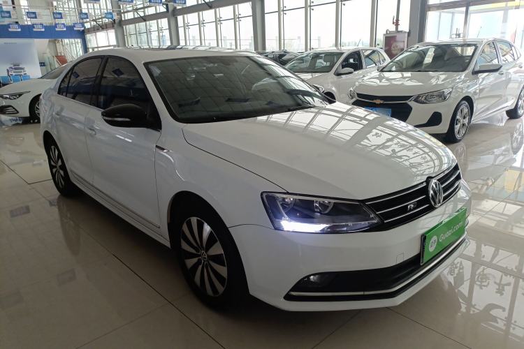 Used Volkswagen Sagitar 2017 180TSI Automatic Luxury Edition