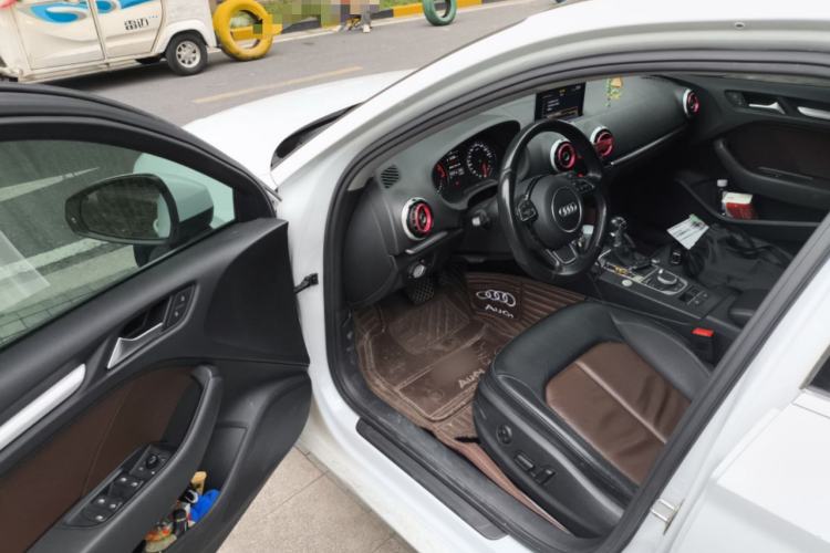 Used Audi A3 2016 Limousine 40 TFSI Style Edition Driver Seat