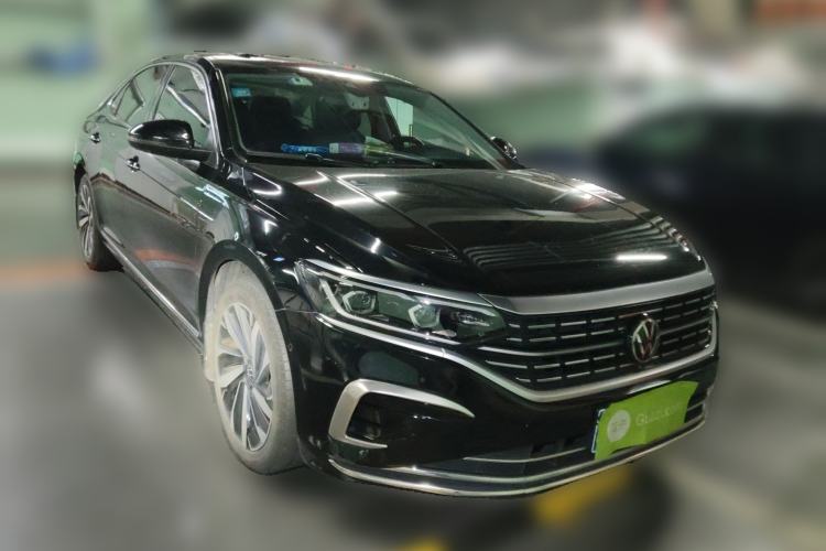 Used Volkswagen Passat 2023 Facelift 330TSI Luxury Edition
