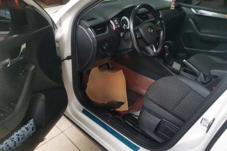 Used Skoda Octavia 2018 Station Wagon TSI230 DSG Luxury Edition Driver Seat