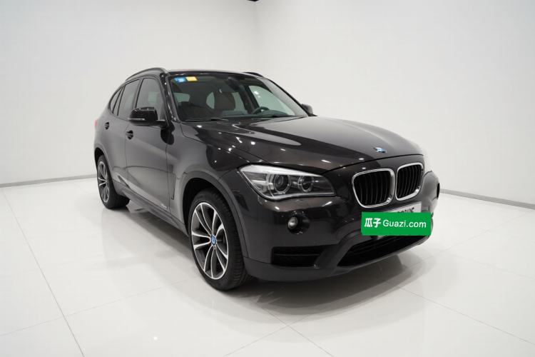 Used BMW X1 2013 sDrive18i Sport Design Package Front Right 45 Deg