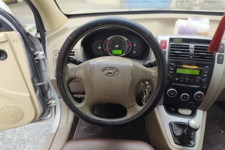 Used Hyundai Tucson 2009 2.0L Manual Two-Wheel Drive Fashion Edition