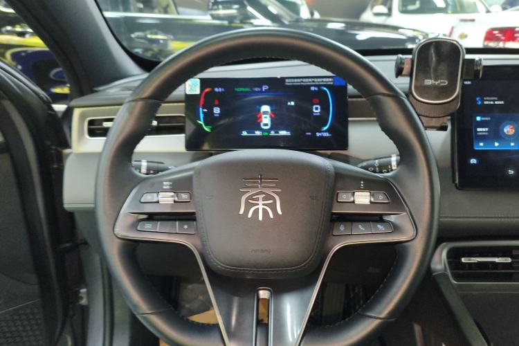 Used BYD Qin PLUS 2025 DM-i Smart Drive 55KM Leading Model