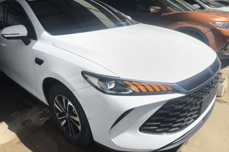 Used BYD Qin PLUS 2025 DM-i Smart Drive 120KM Superior Model
