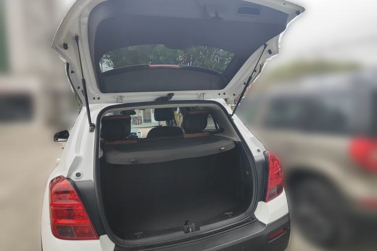 Used Chevrolet Trax 2016 1.4T Automatic Two-Wheel Drive Luxury Version Trunk