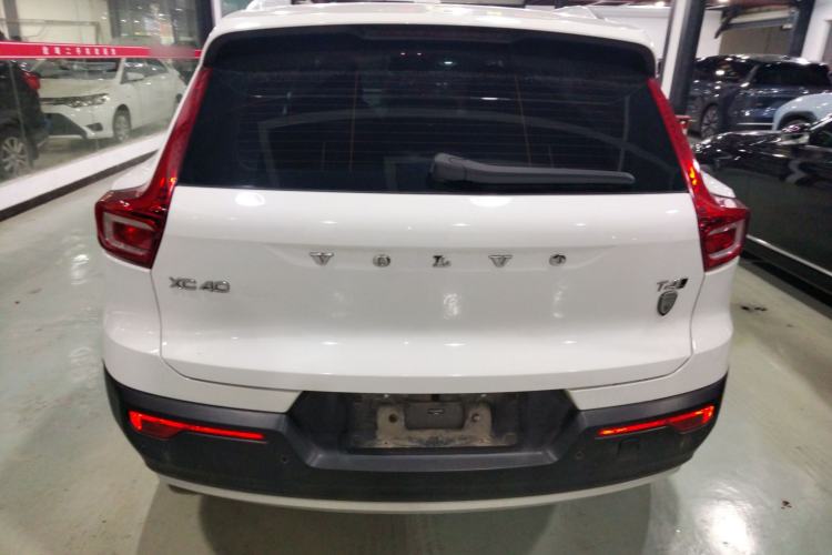 Used Volvo XC40 2019 T4 Four-Wheel Drive Dawn Ice White
