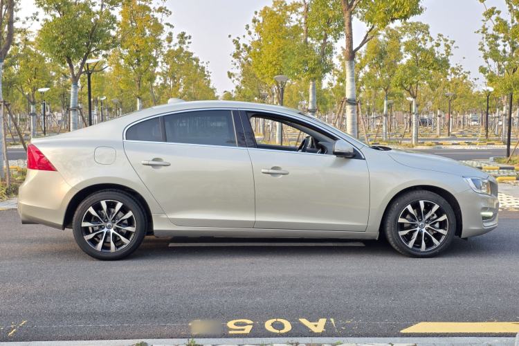 Used Volvo S60 2018 S60L T3 Smart Progress Edition
