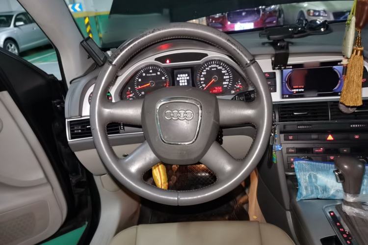 Used Audi A6L 2011 2.0 TFSI automatic Comfort trim Steering Wheel