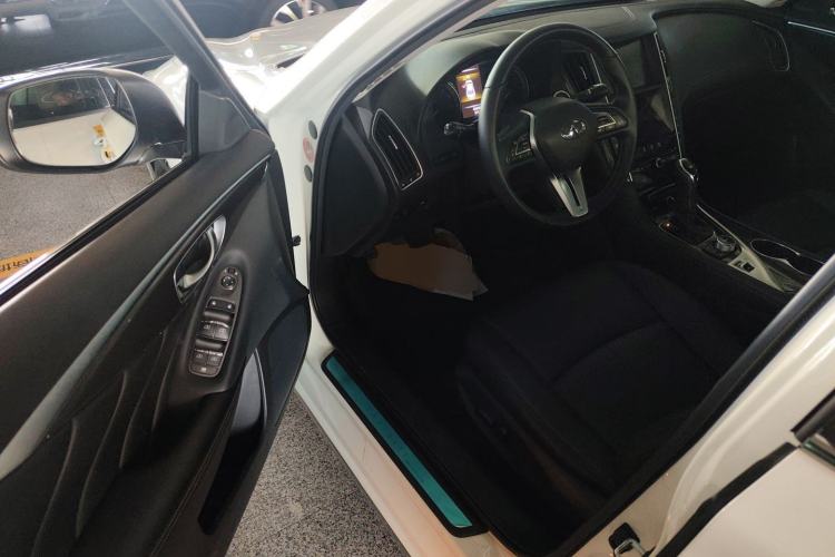 Used Infiniti Q50L 2018 2.0T Comfort Edition China VI Standard
