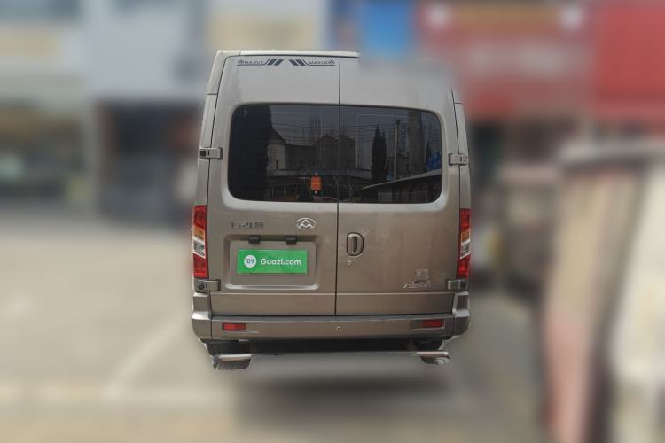 Used SAIC MAXUS Xintu V80 2016 2.5T Manual Aoyuntong National IV Short Wheelbase Mid-Roof 6-Seater Rear