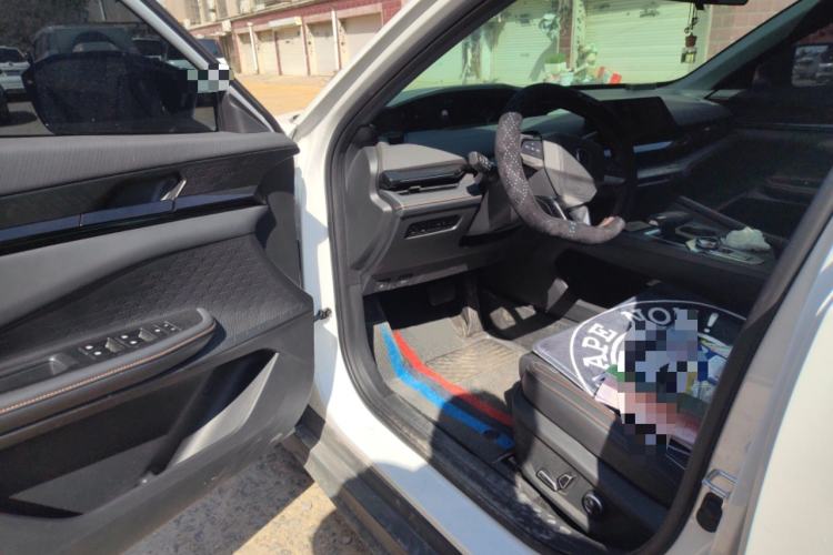 Used CHANGAN UNI-V 2025 1.5T 500Bar High-Energy Version Driver Seat