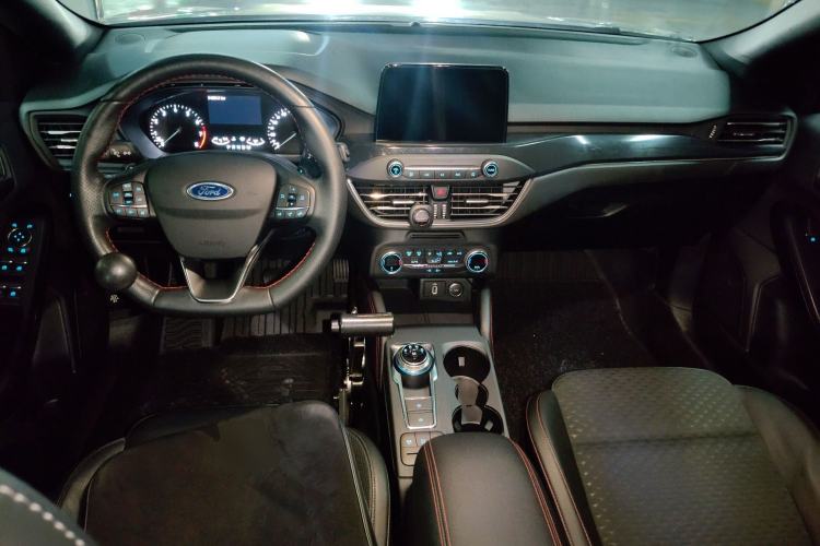 Used Ford Focus 2020 Hatchback EcoBoost 180 Automatic ST Line Center Console
