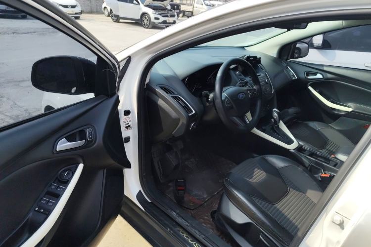 Used Ford Focus 2015 Hatchback 1.6L Automatic Fashion Edition