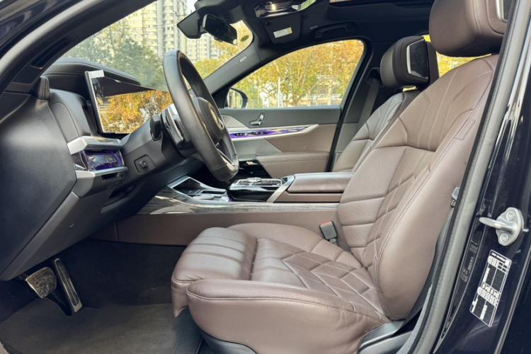 Used BMW 7 Series 2023 740Li Luxury Edition M Sport Package Interior 6